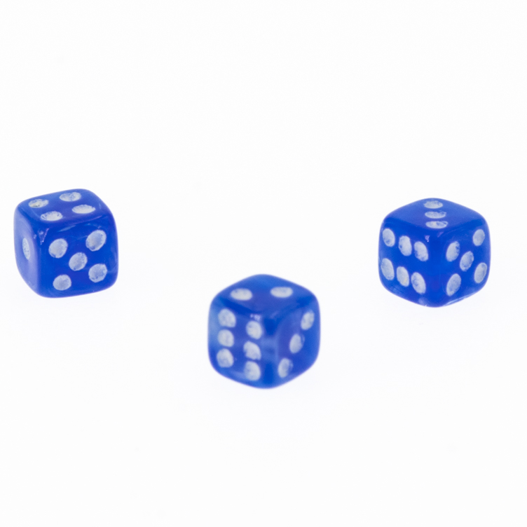 5mm  D6 Dice in blue / white Silk