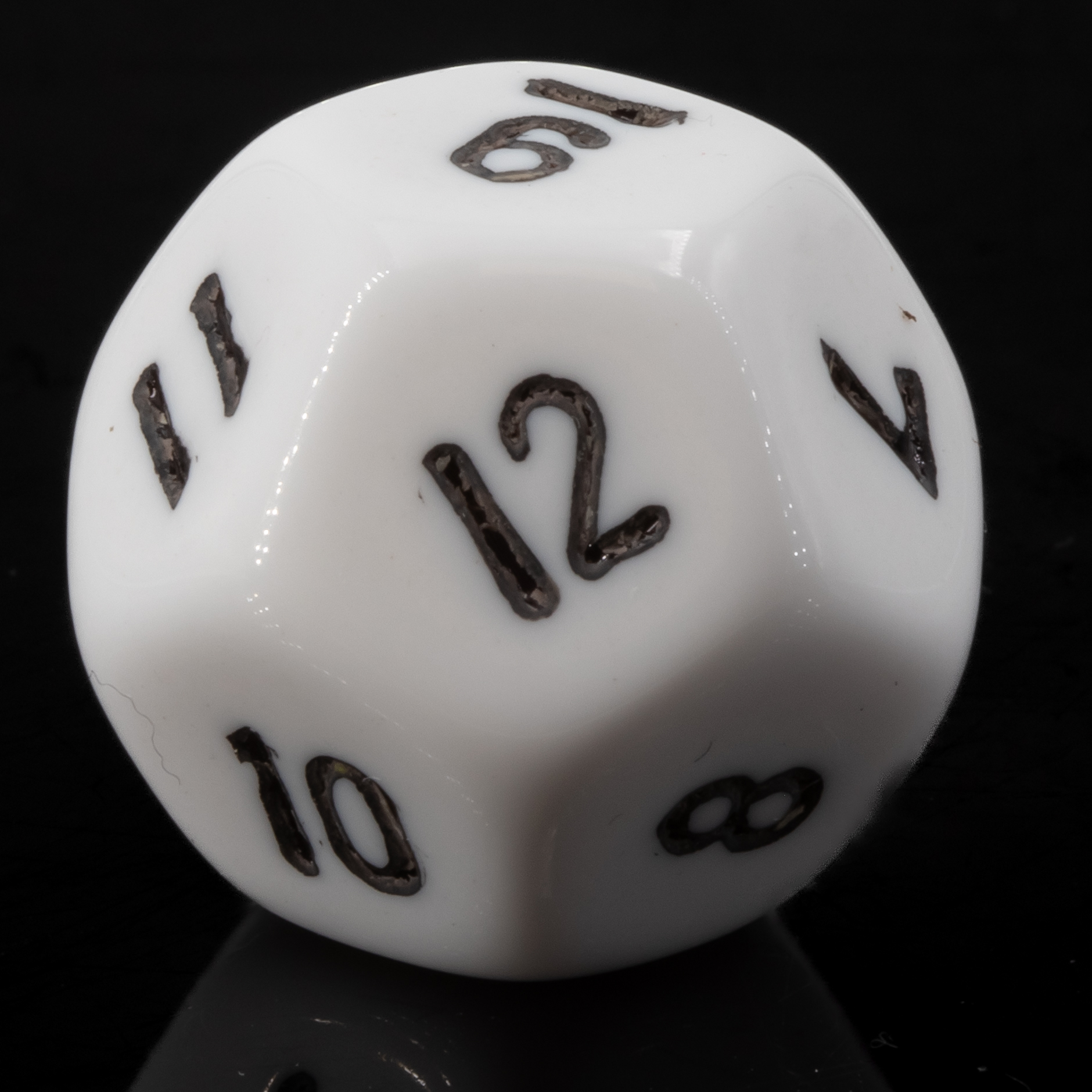 D12dice in white / black opaque