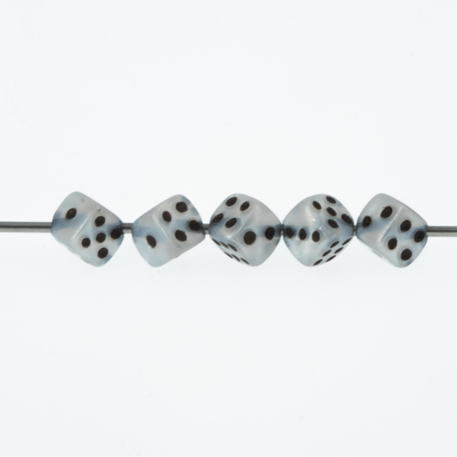  5mm Dice bead - grey / black Silk, in