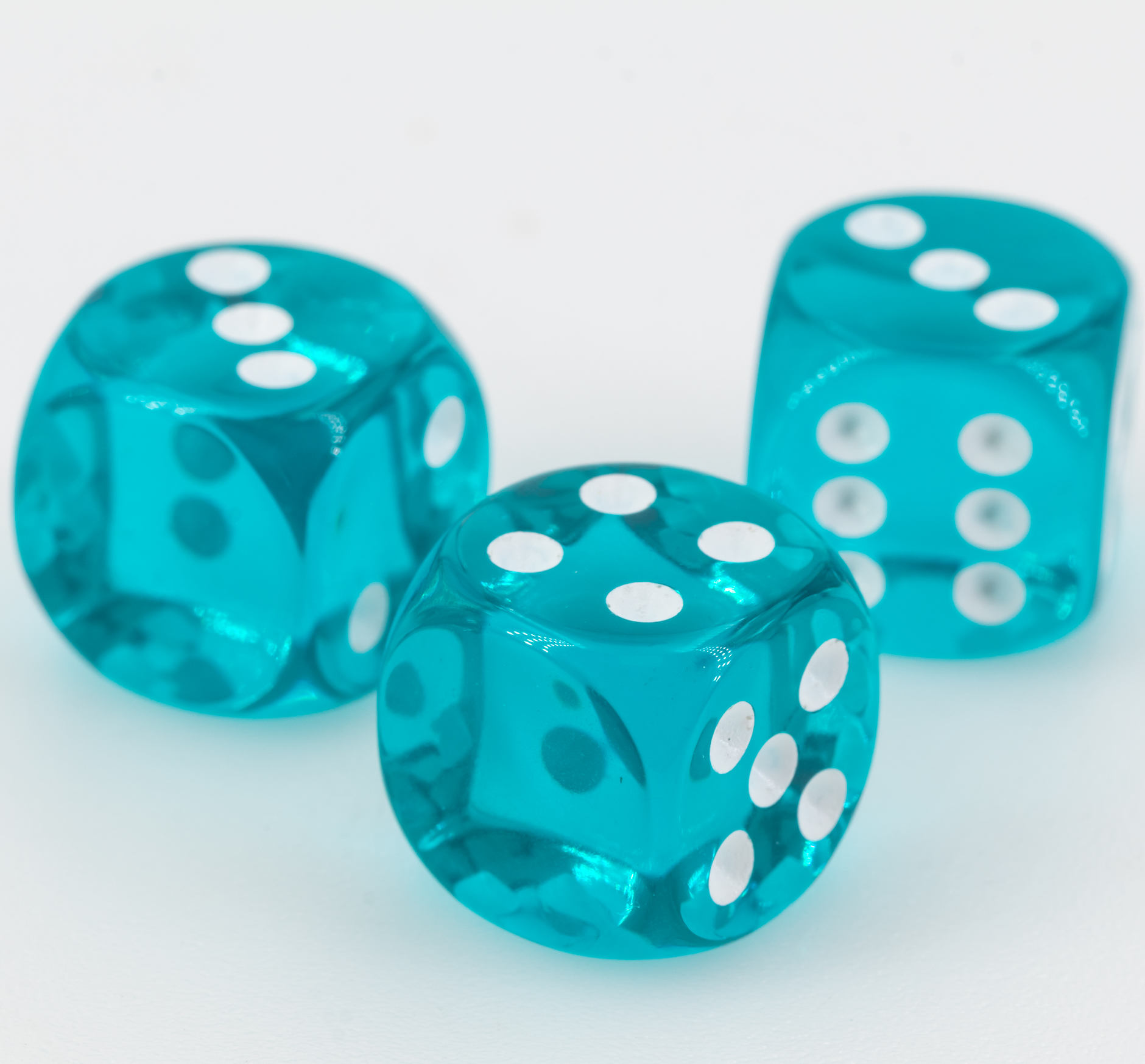 16mm Würfel in Türkis / weiß Transparent ohne "1"