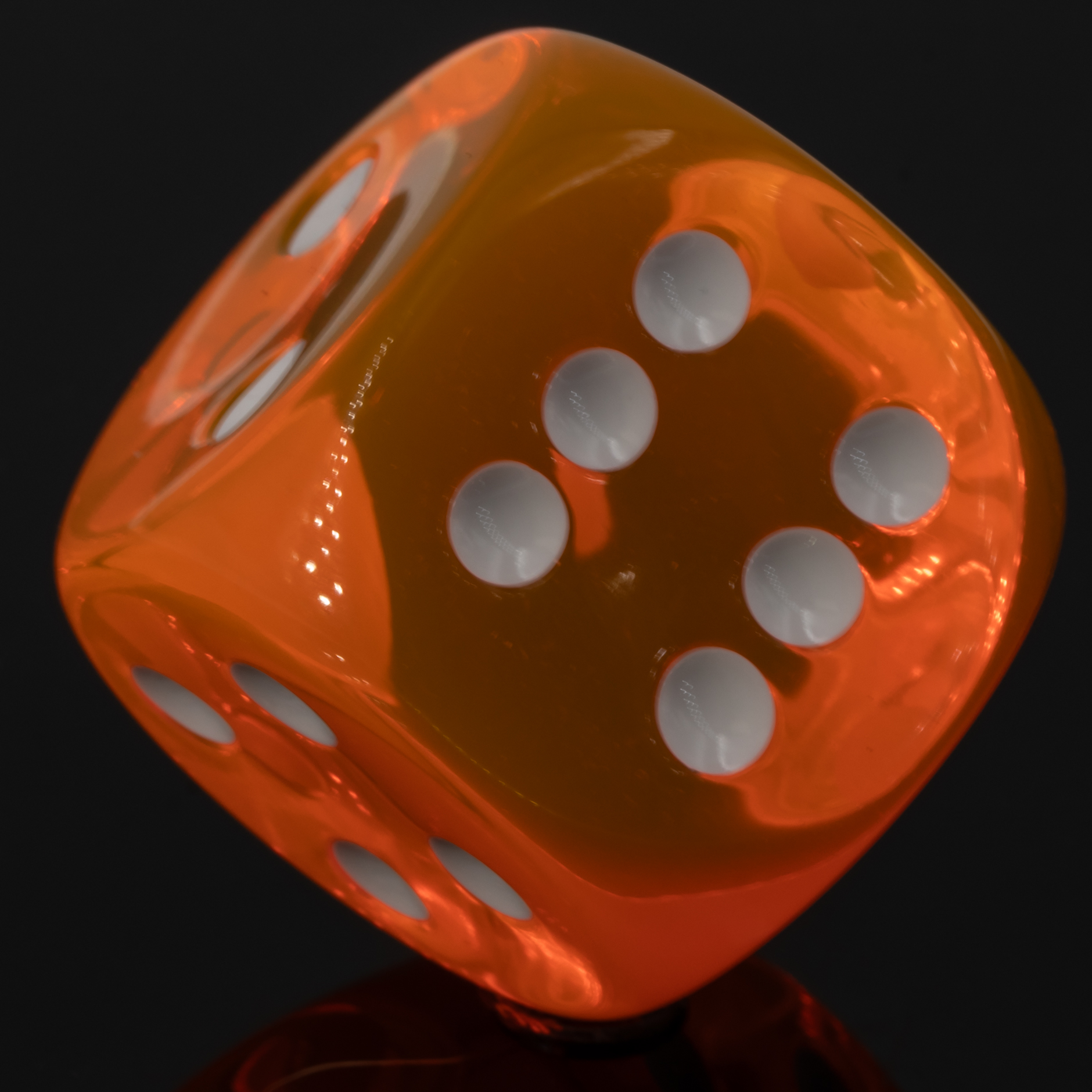 30mm W6 Würfel in neon orange / weiß