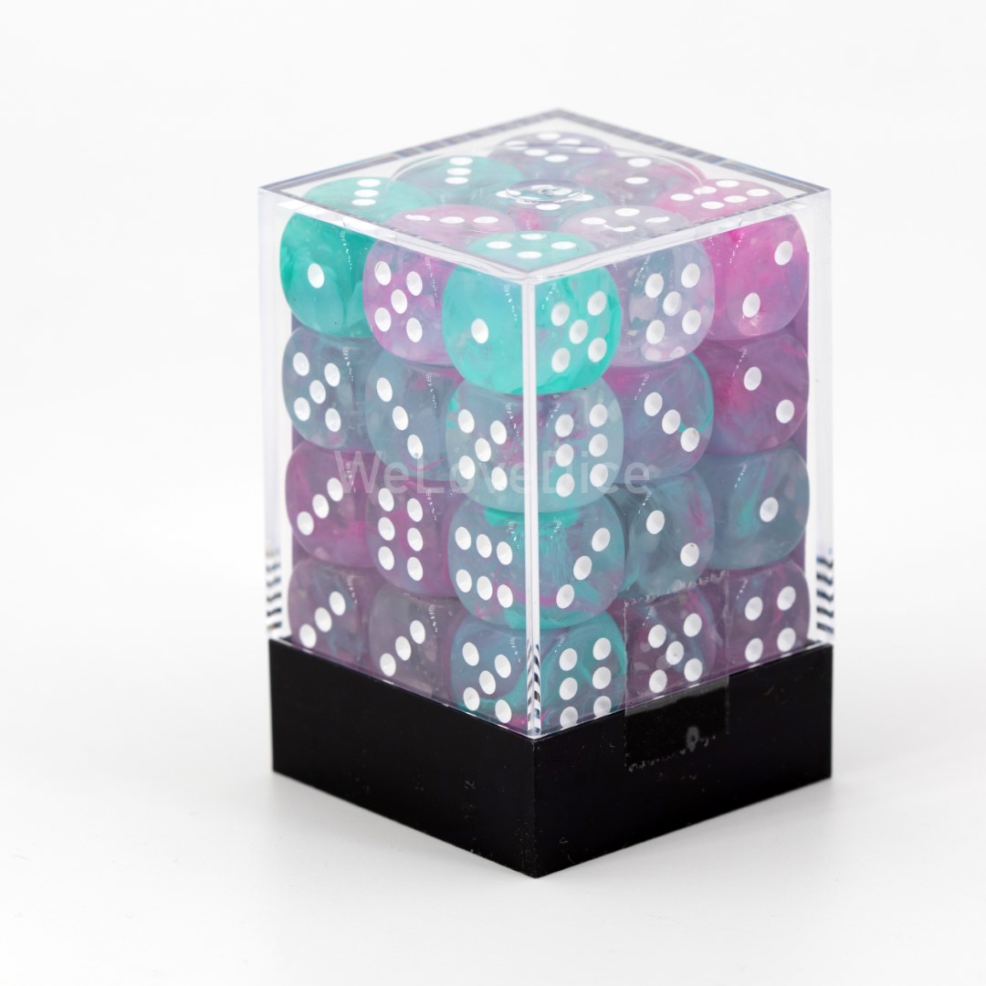 Nebula® Wisteria / weiß 12mm W6 Würfel Set (36 Würfel)