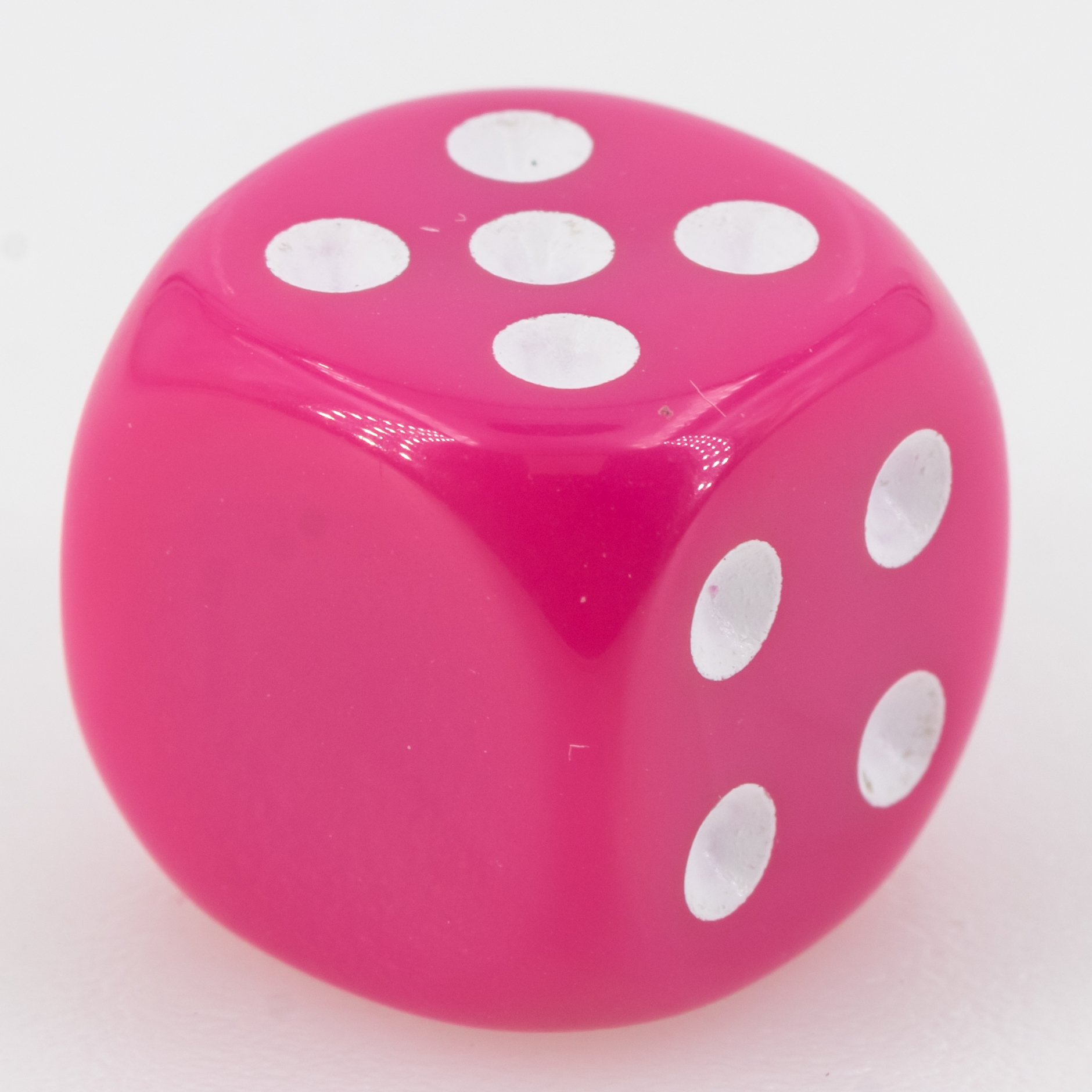 16mm Würfel in rosa / weiß Satt ohne "6"