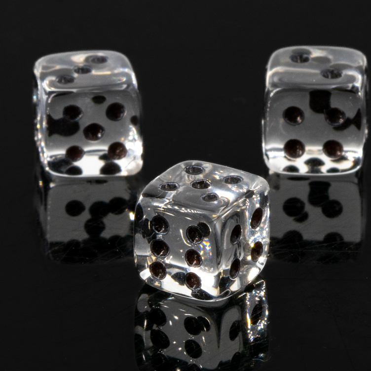 7mm  D6 Dice in crystall clear / black Translucent