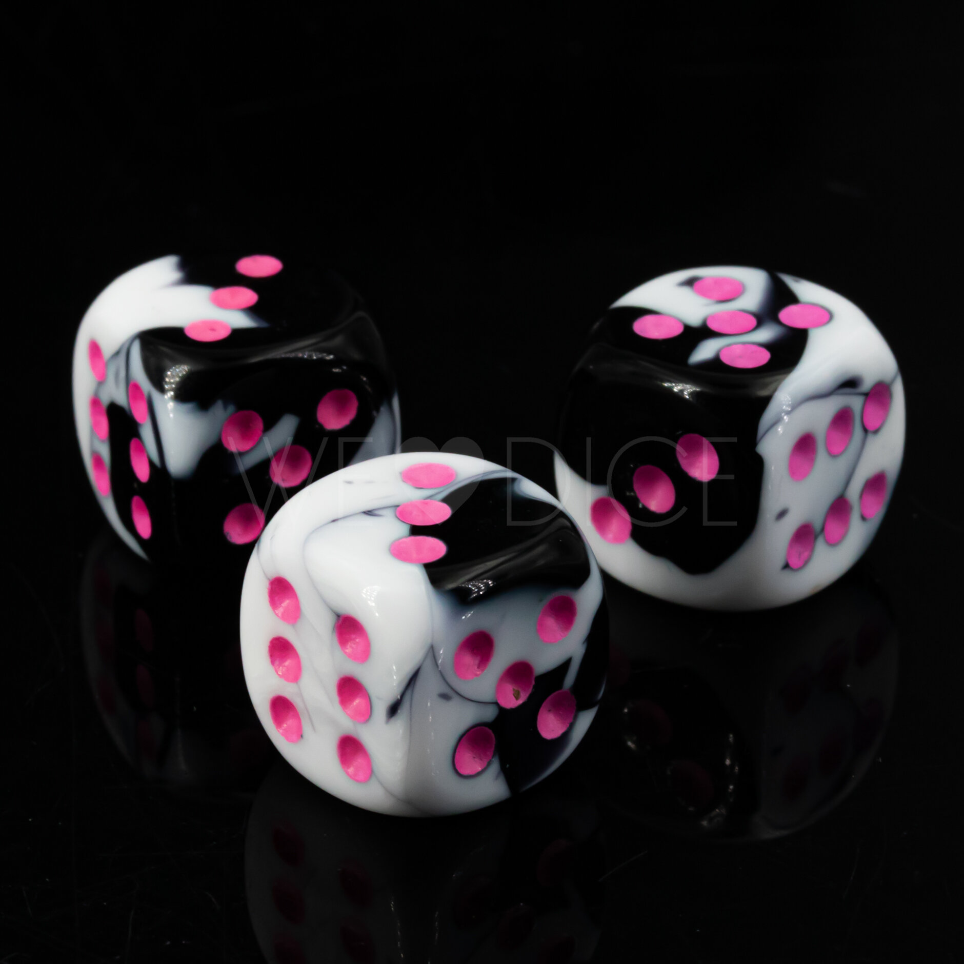 Gemini® Black-White / pink 12mm D6 dice w/pips (1 piece)