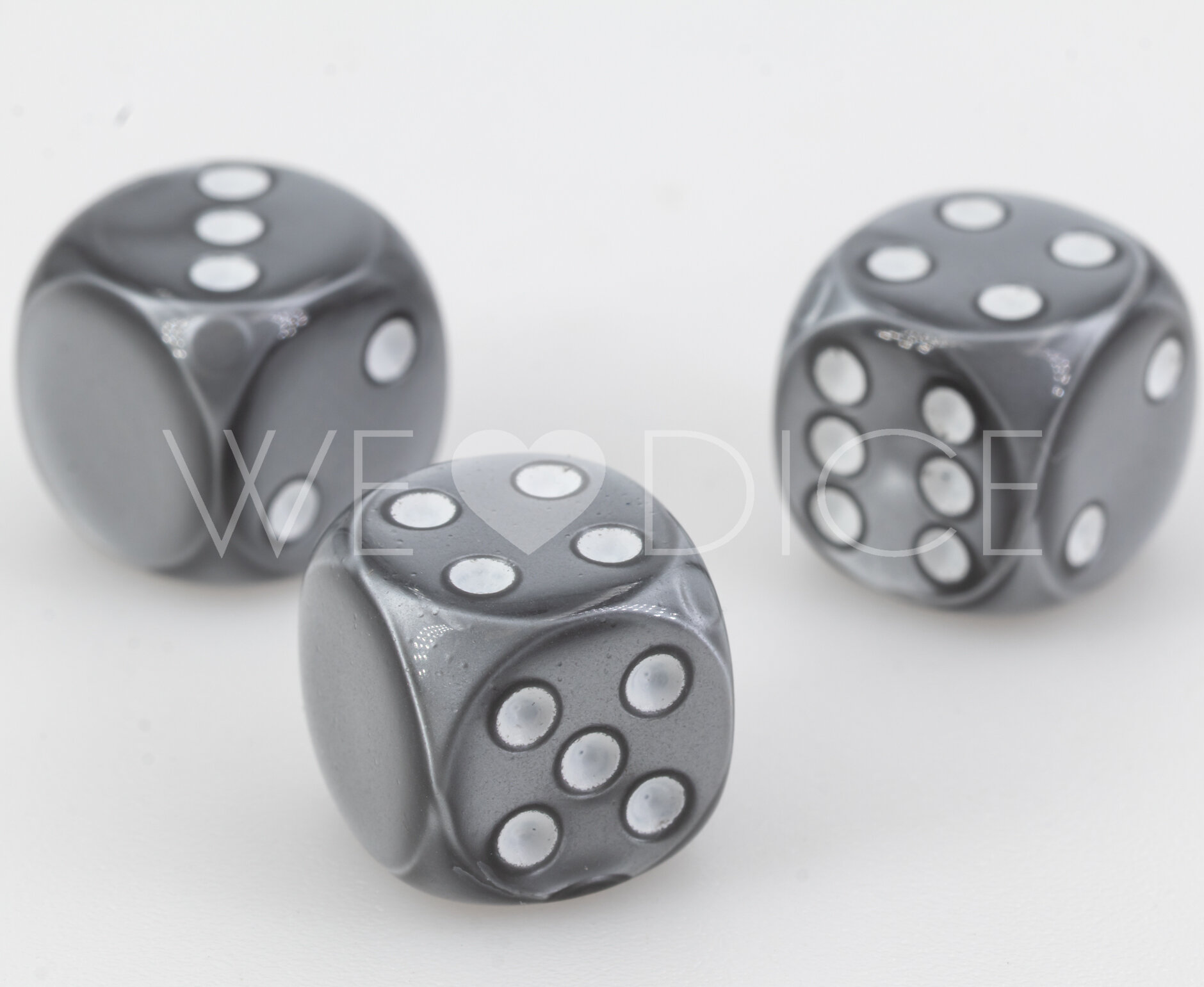 16mm Dice in silver / grey Silk no "6"