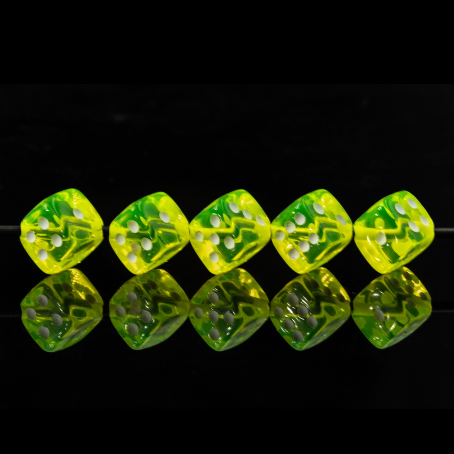  5mm Dice bead - neon yellow / white Translucent, in