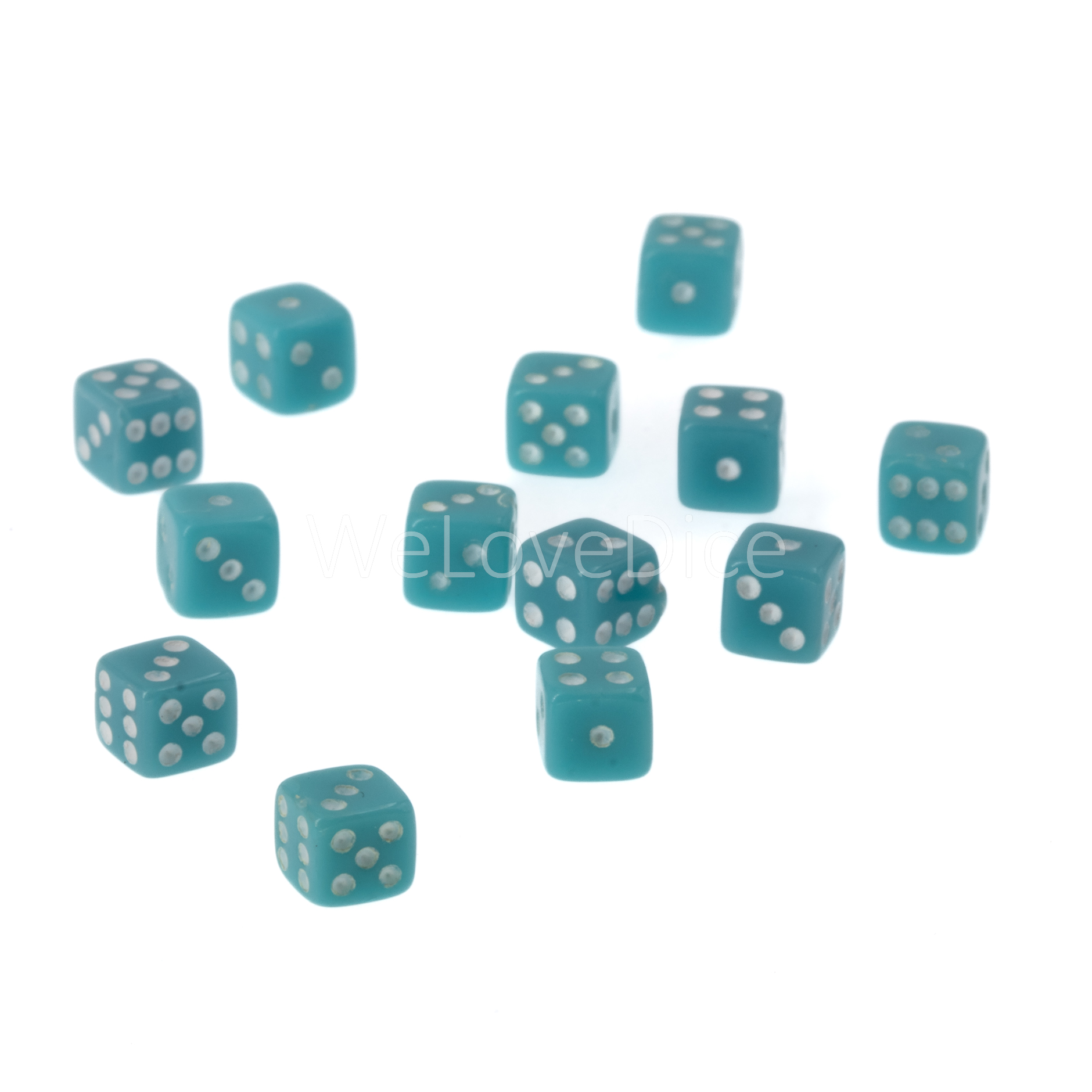 5mm Würfel in türkis / weiß Satt