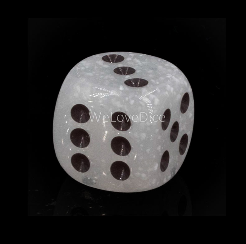16mm  D6 Dice in snowstorm /black Translucent
