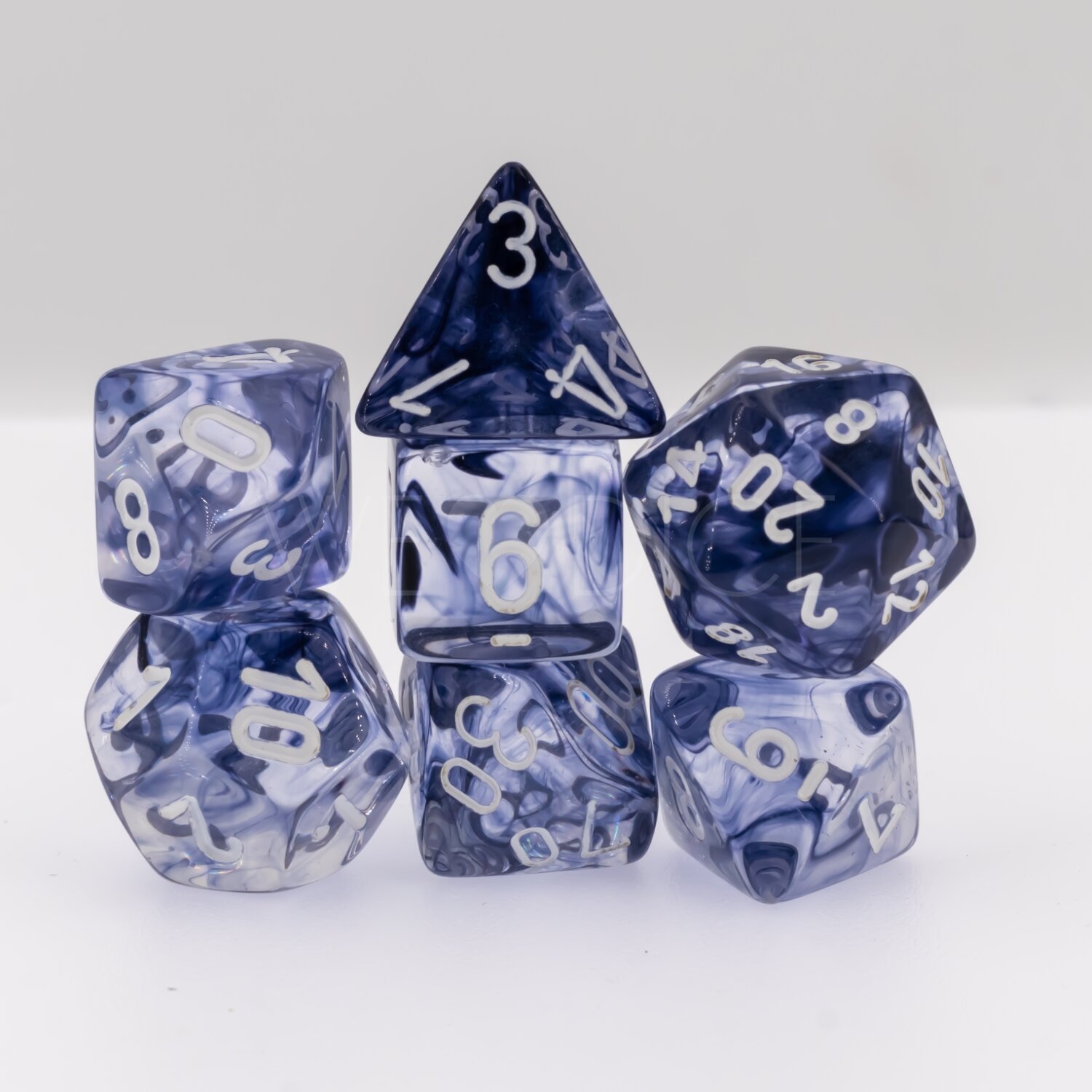 Nebula® Polyhedral Dunkelblau / Weiß 7-Würfel Set