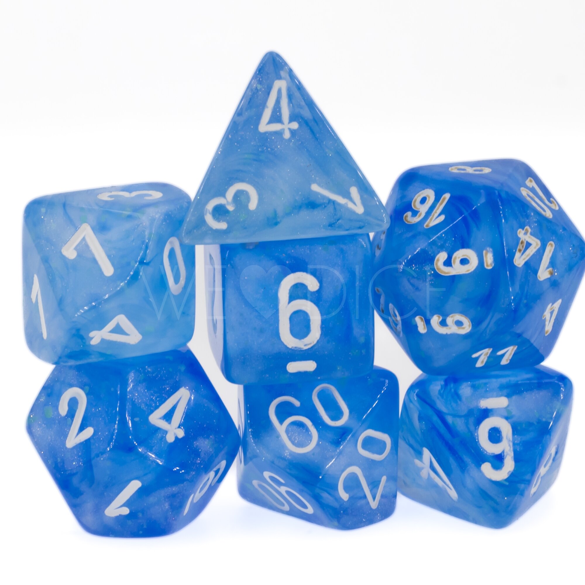 Borealis® Polyhedral Himmelblau / Weiß 7-Würfel Set