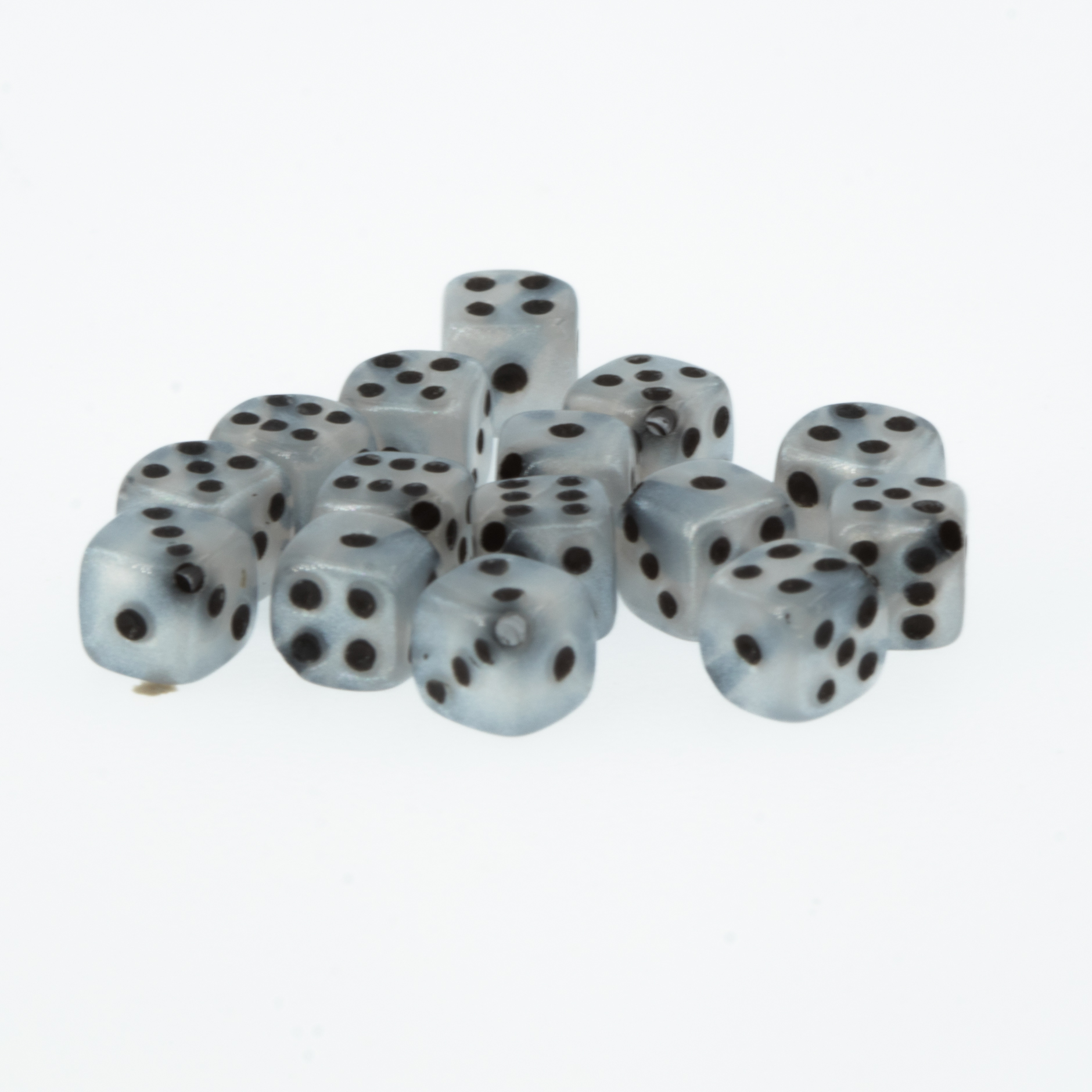  5mm Dice bead - grey / black Silk, in