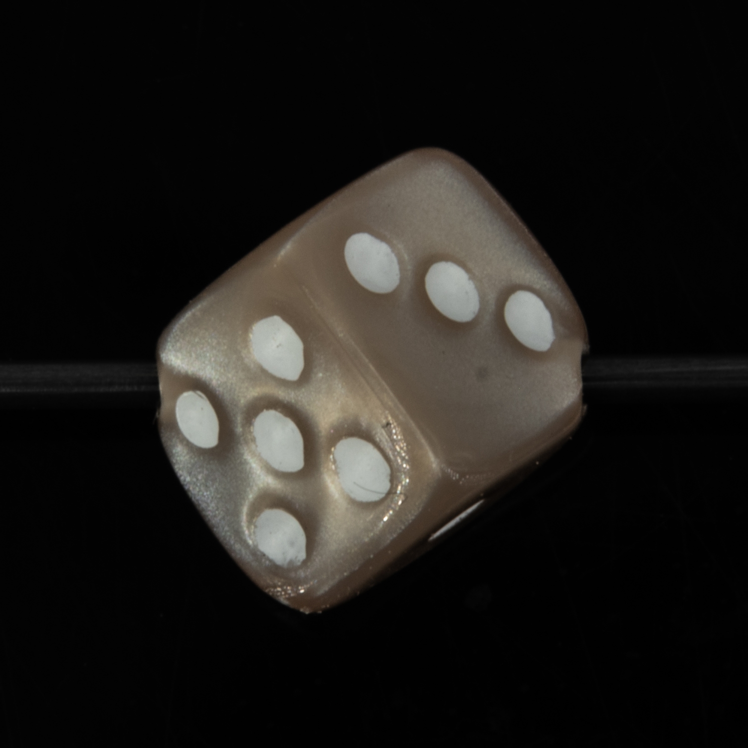  8mm Dice bead - beige / white Silk, in