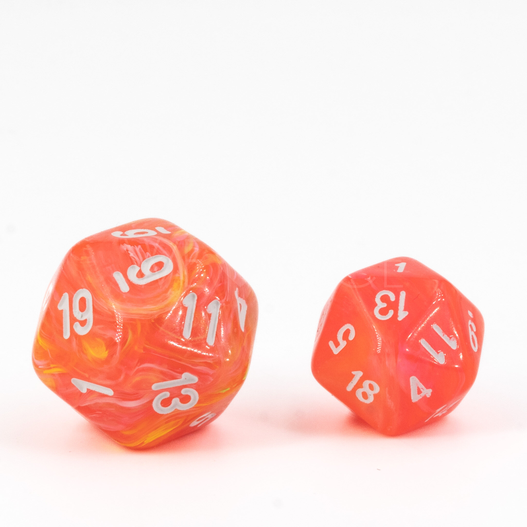 Festive® Mega-hedral™  Polyhedral Dahlia / white 7-DieSet
