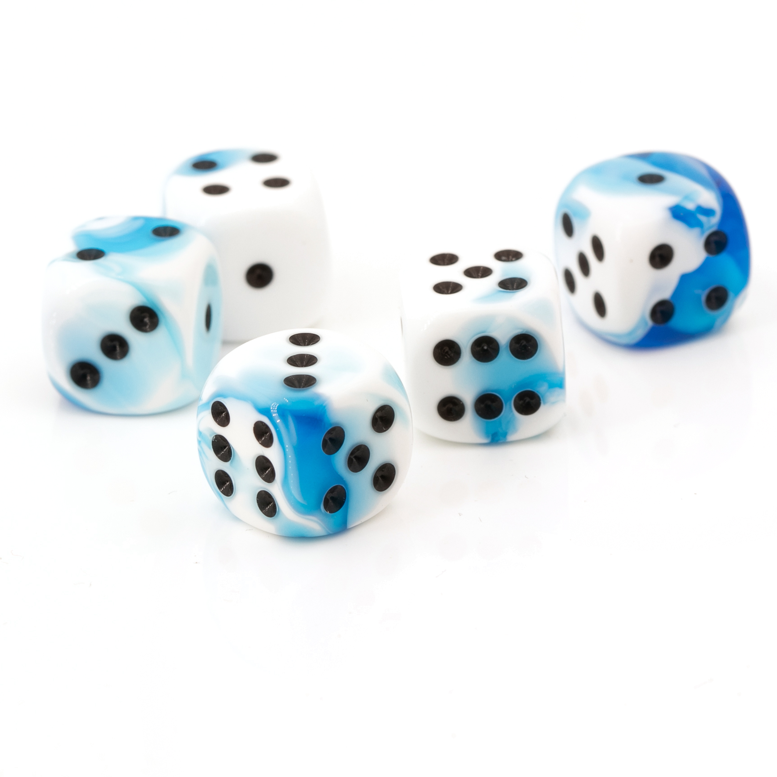 16mm W6 Würfel in weiß blau / schwarz