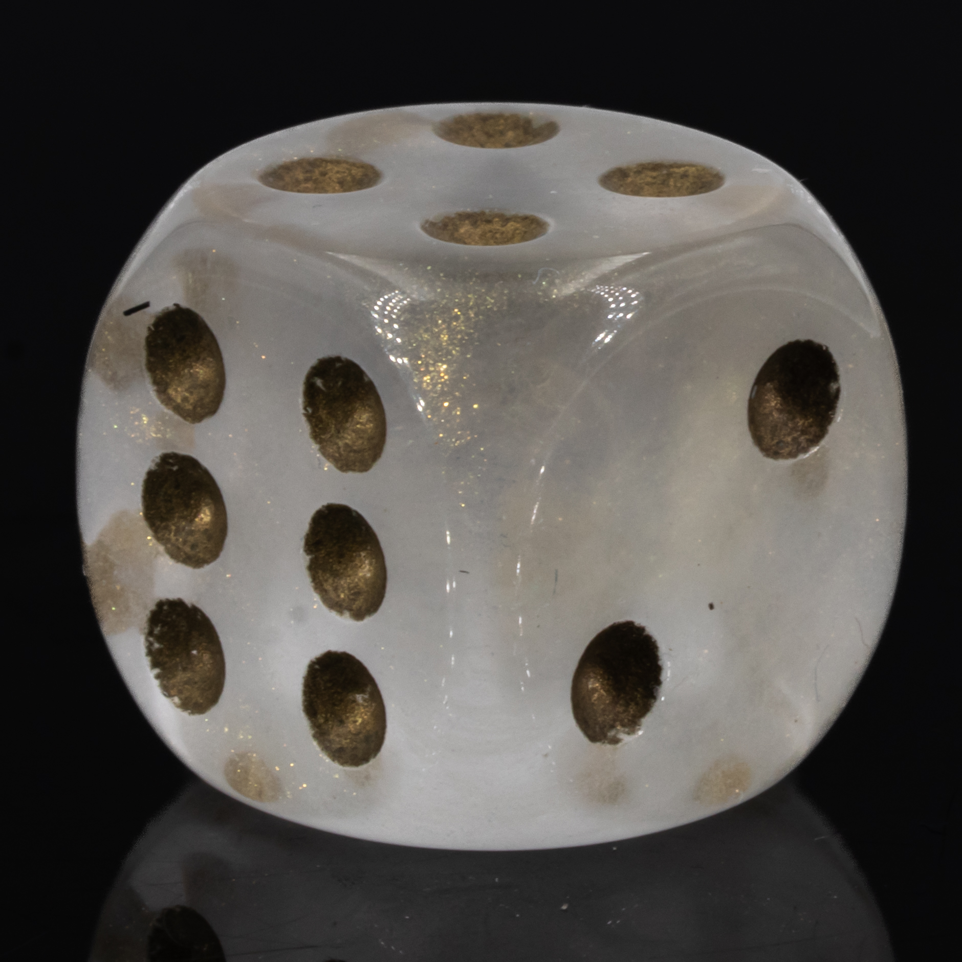 16mm  D6 Dice in gold dust / gold Translucent, Opal, Glitter, Silk