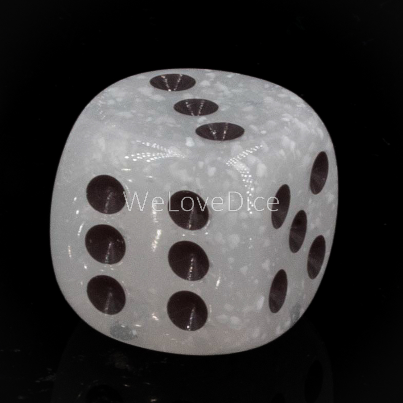 16mm  D6 Dice in snowstorm /black Translucent