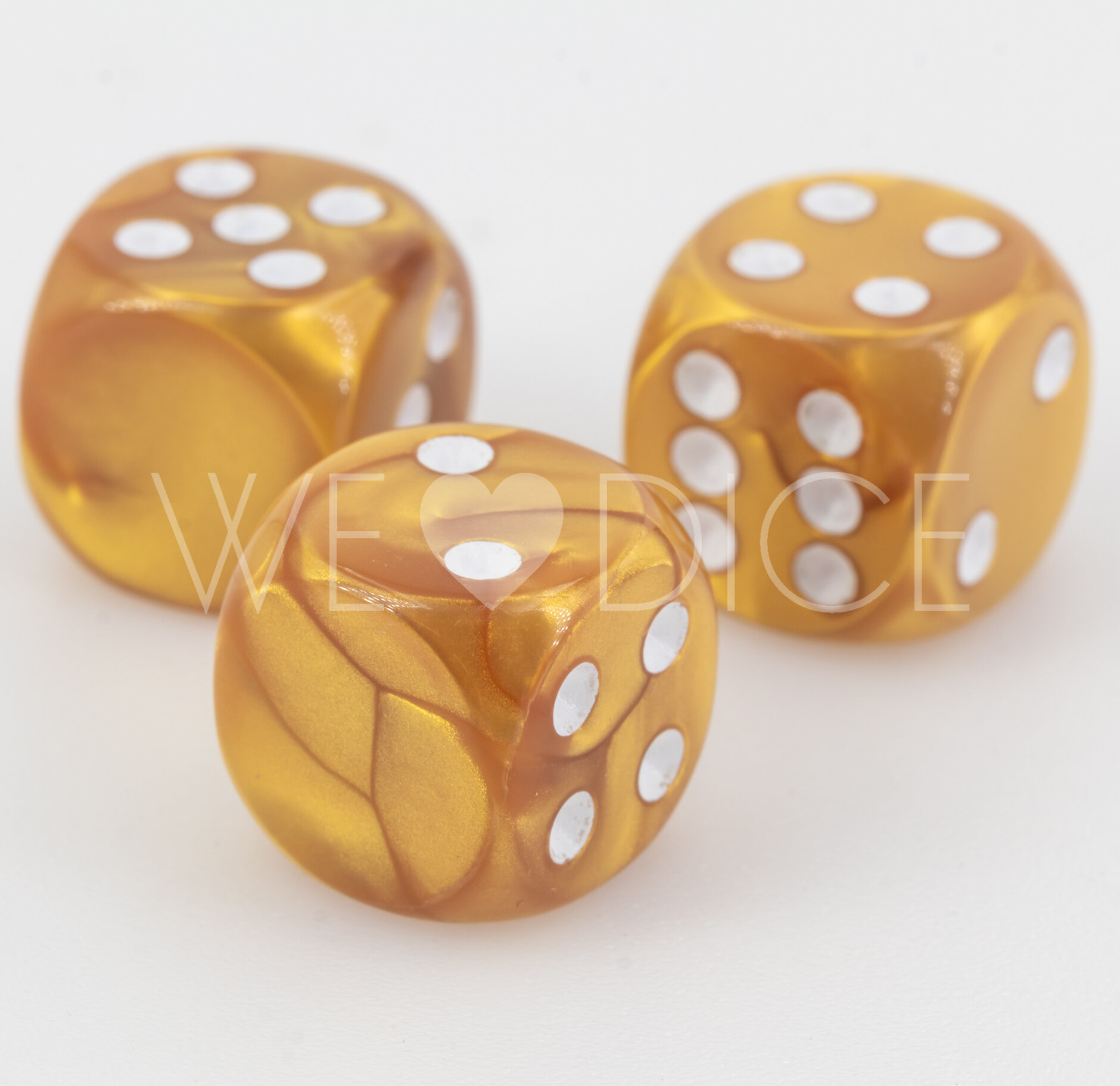 16mm Dice in golden yellow / white Silk no "6"