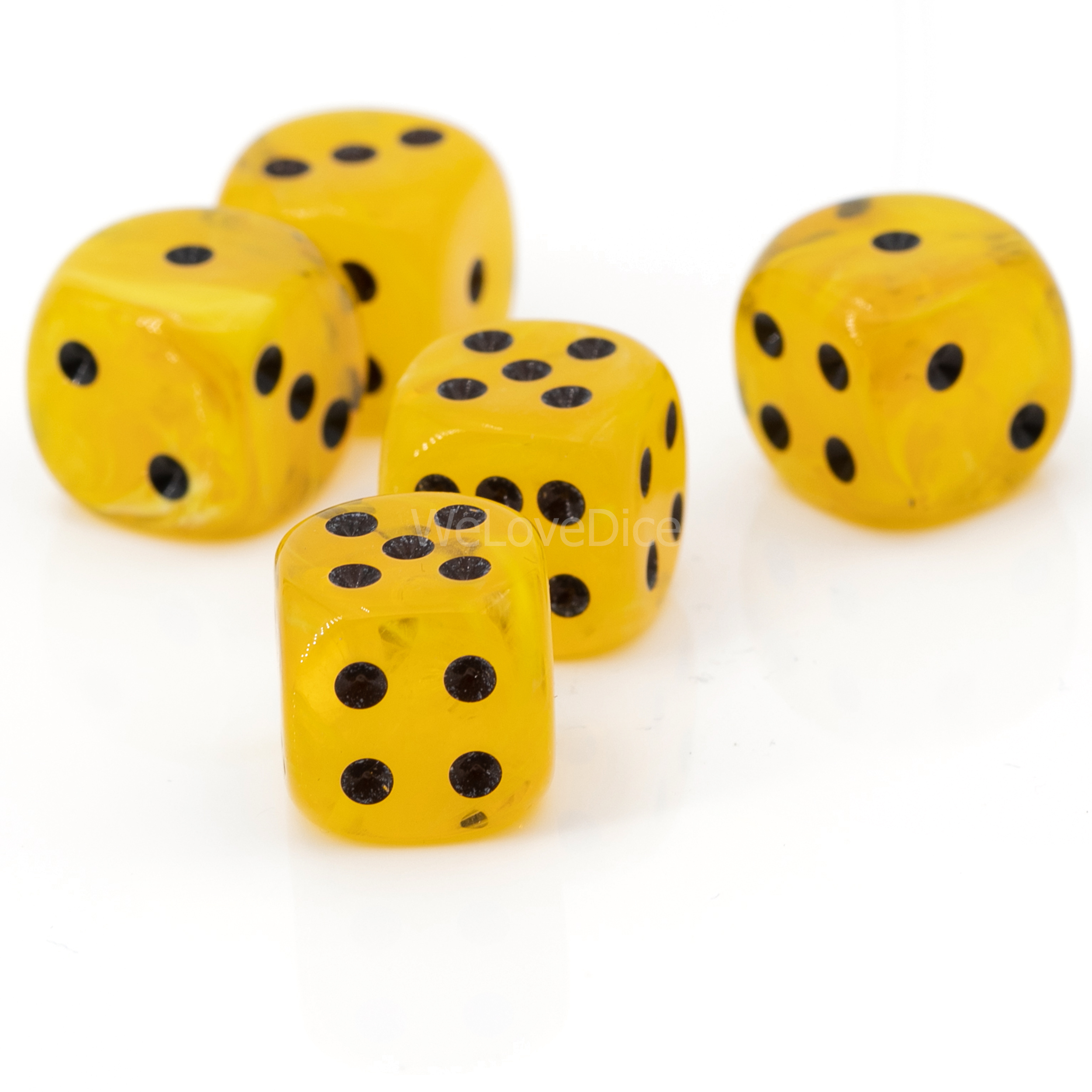 20mm  D6 Dice in dandelion yellow / black Marbled